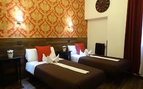 Hostal Go Inn Madrid 2*